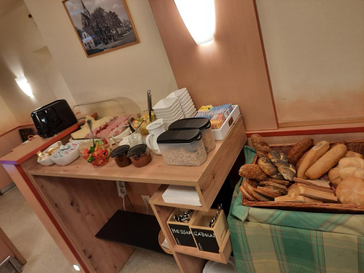 ホテル Kirchenwirt Kaumberg エクステリア 写真